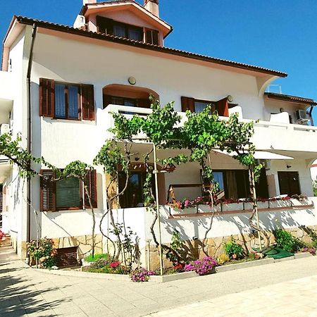 Mirjana F Apartaments Baska  Exterior photo