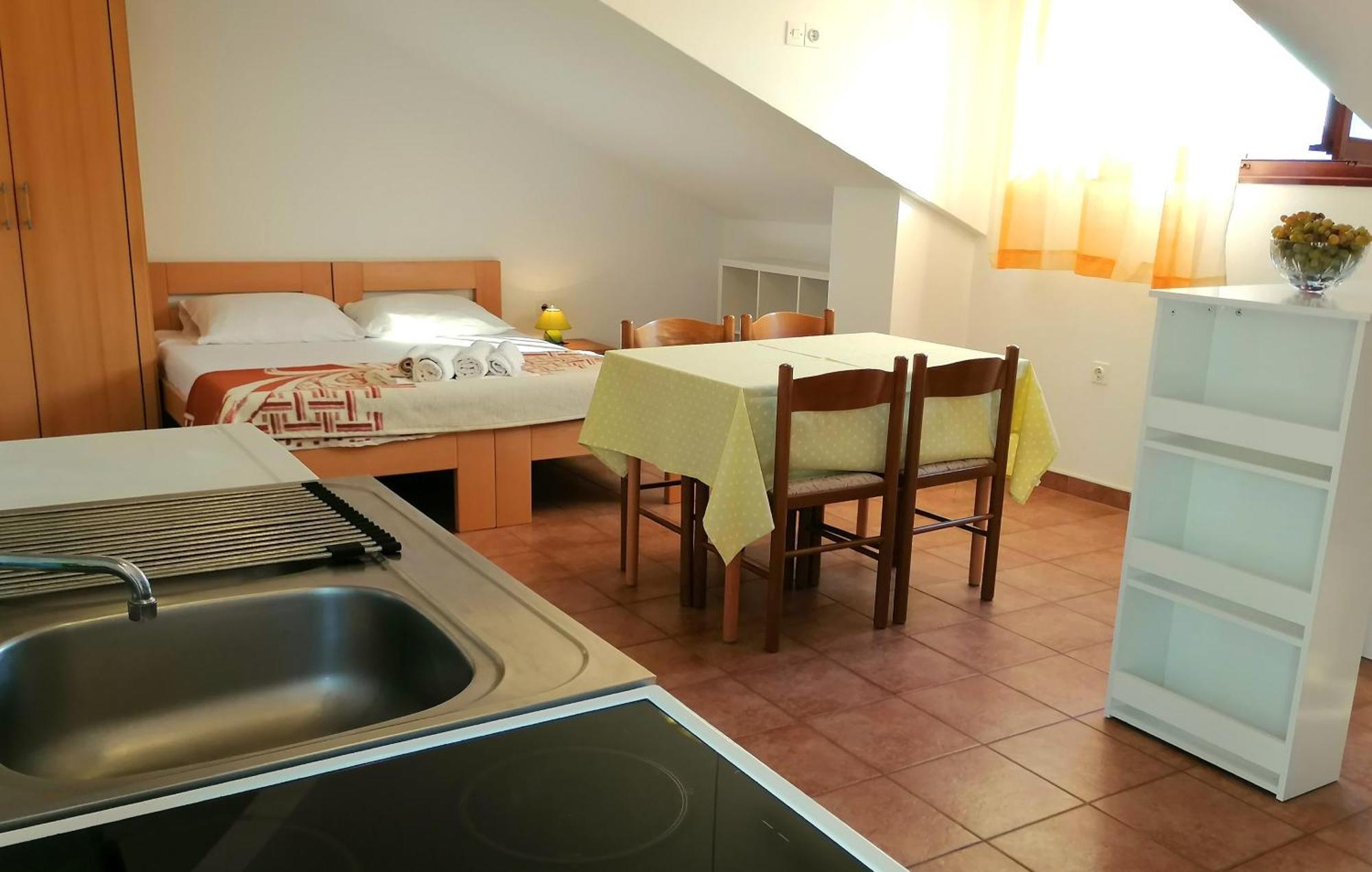 Mirjana F Apartaments Baska  Exterior photo